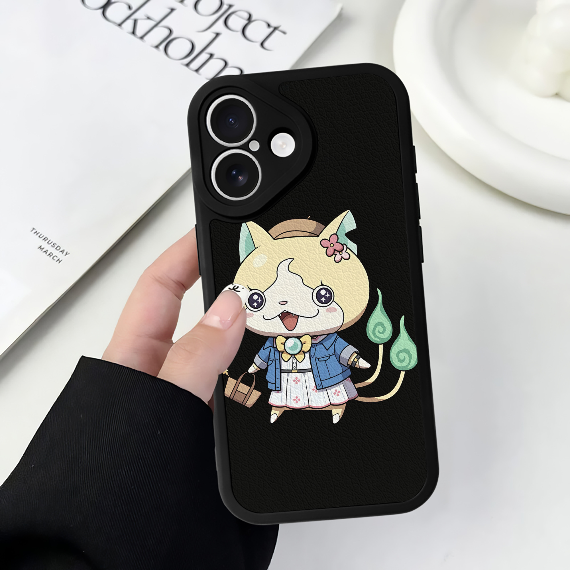 （画像用） 妖怪ウォッチ Yo-kai Watch 【iPhone 16シリーズ対応】シリコンスマホケース（レザー調） 材質：シリコン